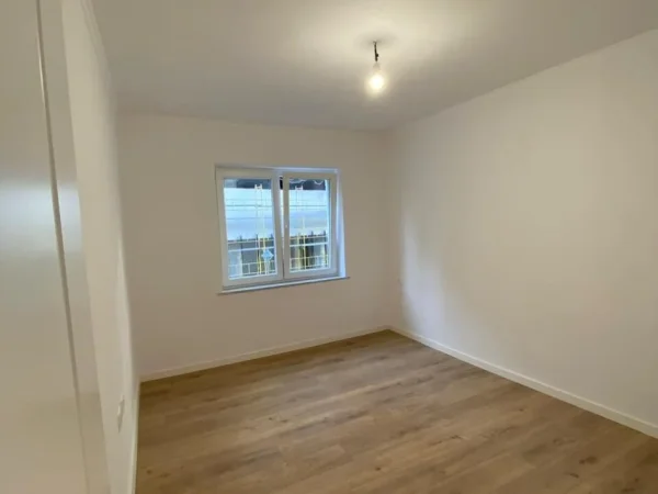 Tirane, jepet me qera apartament Kati 2, 83 m² 185.000 € (Rruga e Durresit)