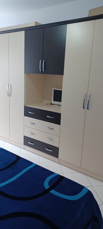 Tirane, jepet me qera apartament 2+1+Ballkon Kati 4, 90 m² 400 € (Fresk , rruga e thesarit , 4 minuta larg restorant freskut)