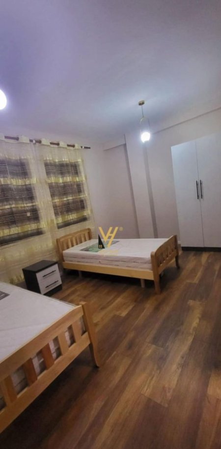 Tirane, jepet me qera apartament 2+1 Kati 4, 103 m² 800 € (MYSLYM SHYRI)