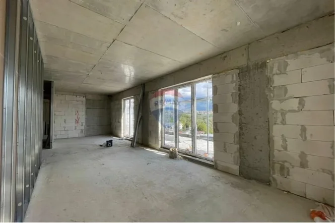 Tirane, shitet apartament 3+1+Ballkon Kati 3, 155 m² 230.000 € (Sauk)