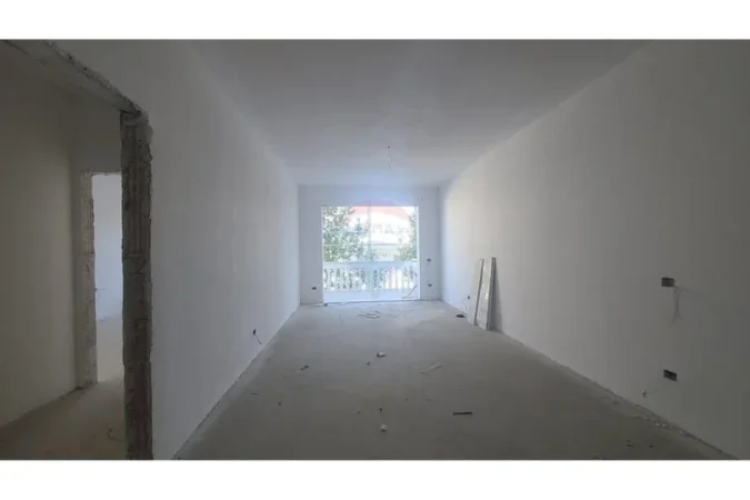 Tirane, shitet apartament 2+1+Ballkon Kati 2, 126 m² 142.000 € (Paskuqan)