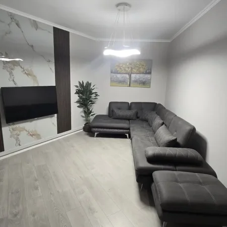 Tirane, jepet me qera apartament 3+1+Ballkon Kati 4, 109 m² 600 € (ASTIR)