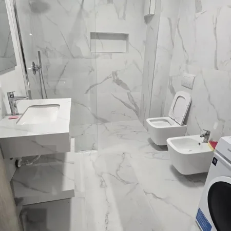 Tirane, jepet me qera apartament 3+1+Ballkon Kati 4, 109 m² 600 € (ASTIR)