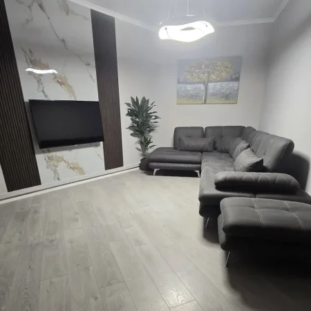 Tirane, jepet me qera apartament 3+1+Ballkon Kati 4, 109 m² 600 € (ASTIR)