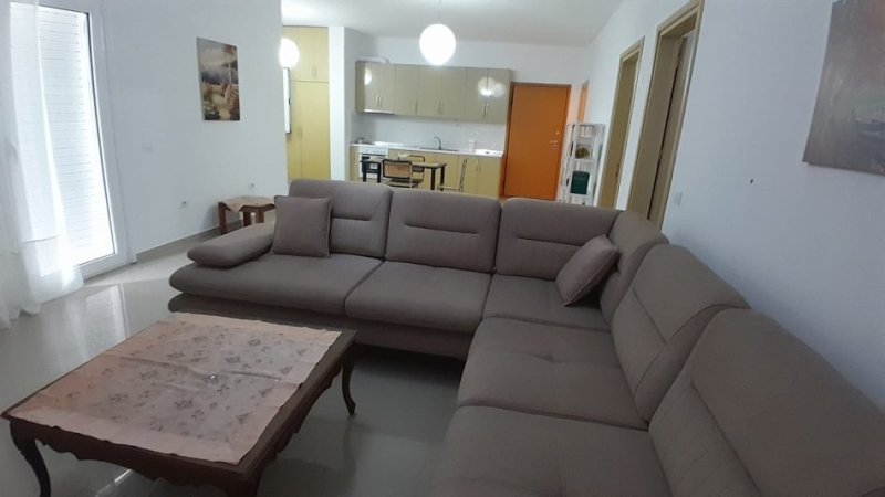 Tirane, jepet me qera apartament 2+1 Kati 2, 114 m² 450 € (Sanatorium)