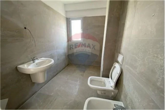 Tirane, shitet apartament 1+1+Ballkon Kati 3, 64 m² 93.500 € (Astir)