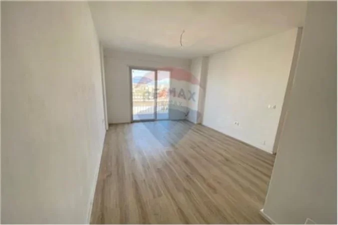 Tirane, shitet apartament 1+1+Ballkon Kati 3, 64 m² 93.500 € (Astir)