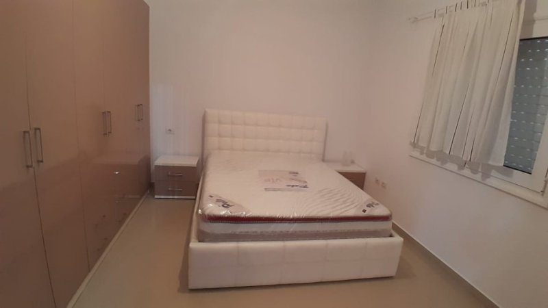 Tirane, jepet me qera apartament 2+1 Kati 1, 112 m² 400 € (Sanatorium)