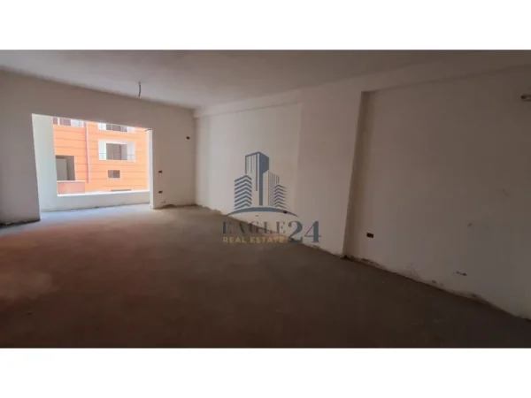 Tirane, shitet apartament 1+1 Kati 3, 70 m² 91.000 € (YZBERISHT)