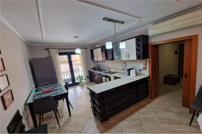 Tirane, shitet apartament 2+1 Kati 3, 149.000 € (Rruga Mine Peza)