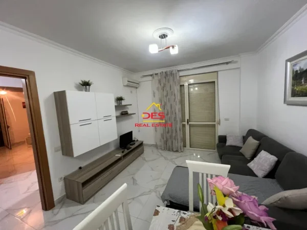 Vlore, shitet apartament 1+1+Ballkon Kati 2, 150.000 € (Rruga Murat Tërbaçi, Vlorë)