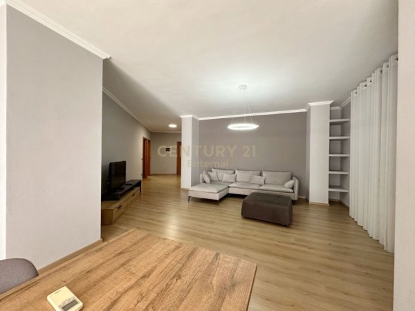 Tirane, jepet me qera apartament 3+1 Kati 4, 100 m² 1.500 € (sami frasheri)