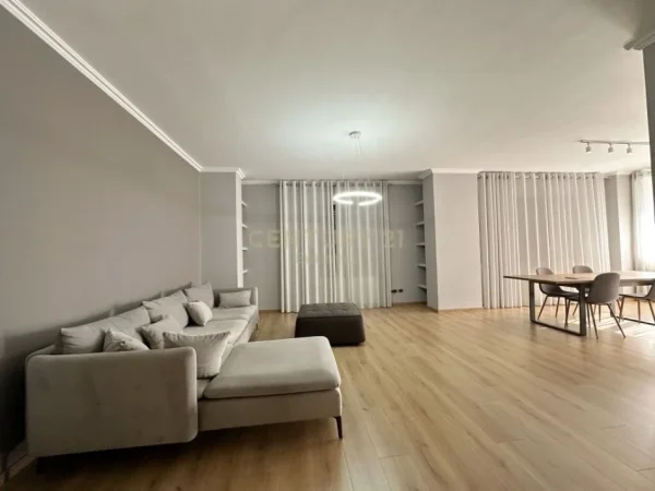 Tirane, jepet me qera apartament 3+1 Kati 4, 100 m² 1.500 € (sami frasheri)