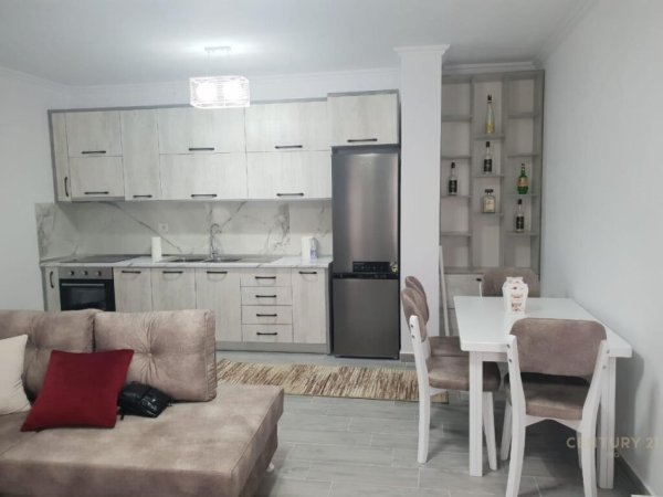Tirane, jepet me qera apartament 2+1 Kati 3, 90 m² 700 € (don bosko)