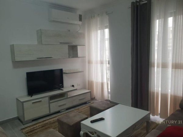 Tirane, jepet me qera apartament 2+1 Kati 3, 90 m² 700 € (don bosko)