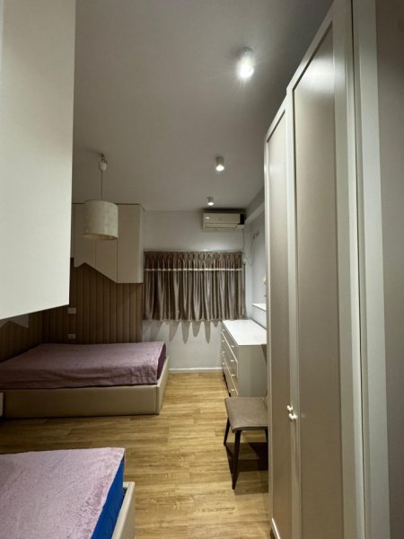Tirane, jepet me qera apartament 2+1+Ballkon Kati 4, 125 m² 750 € Ministria e Jashtme