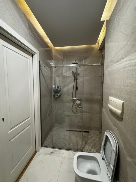 Tirane, jepet me qera apartament 2+1+Ballkon Kati 4, 125 m² 750 € Ministria e Jashtme
