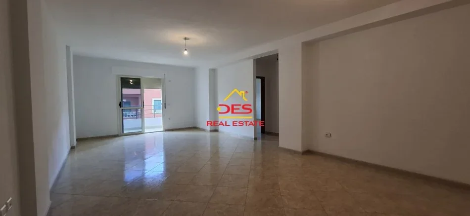 Vlore, shitet apartament 2+1+Ballkon Kati 2, 115 m² 140.000 € (Rruga Fiqirete Musta)