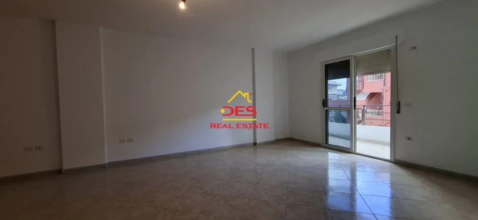 Vlore, shitet apartament 2+1+Ballkon Kati 2, 115 m² 140.000 € (Rruga Fiqirete Musta)