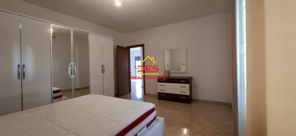 Vlore, shitet apartament 2+1+Ballkon Kati 2, 115 m² 140.000 € (Rruga Fiqirete Musta)