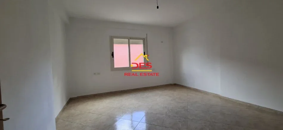Vlore, shitet apartament 2+1+Ballkon Kati 2, 115 m² 140.000 € (Rruga Fiqirete Musta)