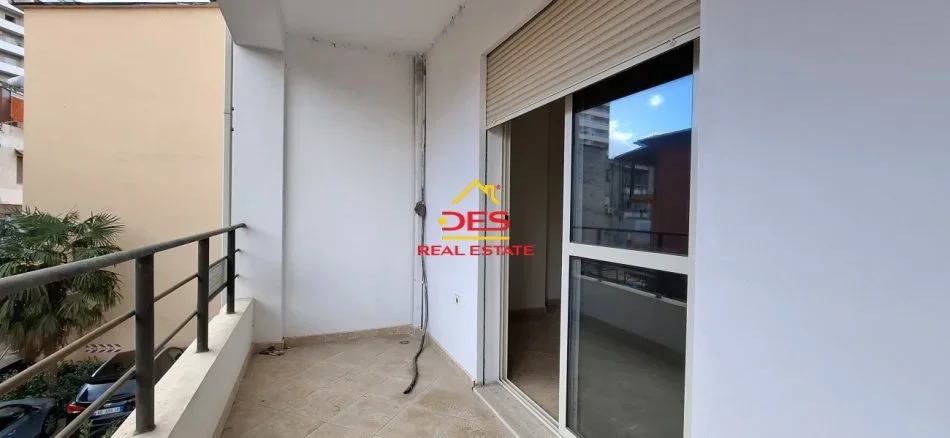 Vlore, shitet apartament 2+1+Ballkon Kati 2, 115 m² 140.000 € (Rruga Fiqirete Musta)