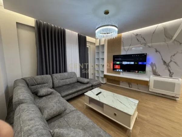 Tirane, jepet me qera apartament 2+1 Kati 3, 105 m² 1.200 € (liqeni i thate)