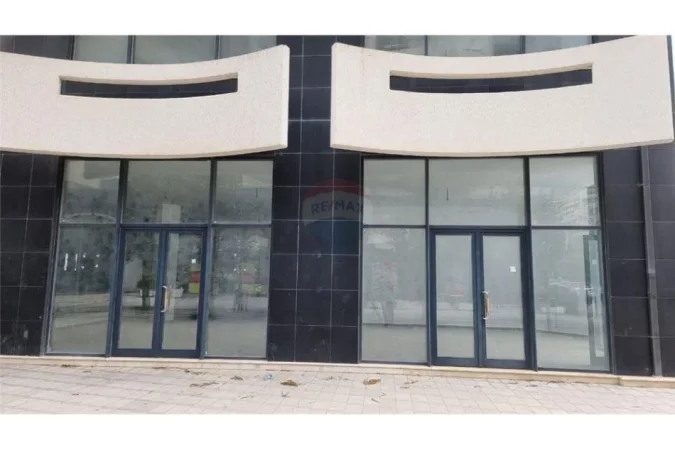 Vlore, shitet dyqan Kati 0, 117 m² (Lungomare)