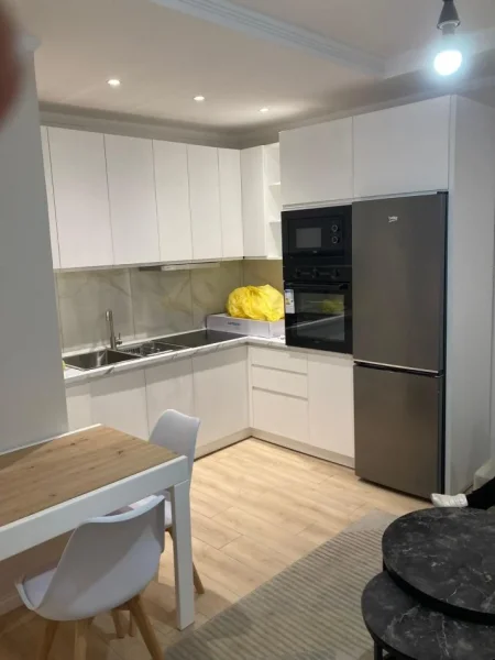 Tirane, jepet me qera apartament 2+1+Ballkon Kati 3, 90 m² 800 € (MYSLYM SHYRI)