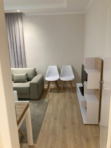 Tirane, jepet me qera apartament 2+1+Ballkon Kati 3, 90 m² 800 € (MYSLYM SHYRI)