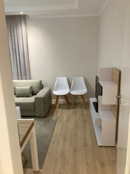 Tirane, jepet me qera apartament 2+1+Ballkon Kati 3, 90 m² 800 € (MYSLYM SHYRI)