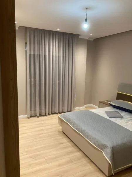 Tirane, jepet me qera apartament 2+1+Ballkon Kati 3, 90 m² 800 € (MYSLYM SHYRI)