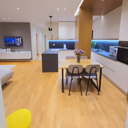 Tirane, shitet apartament 2+1 , 112 m² 219.000 € (Kopshti Botanik)