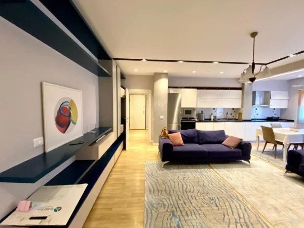 Tirane, jepet me qera apartament 2+1 Kati 4, 126 m² 750 € (Ministria e Jashtme)