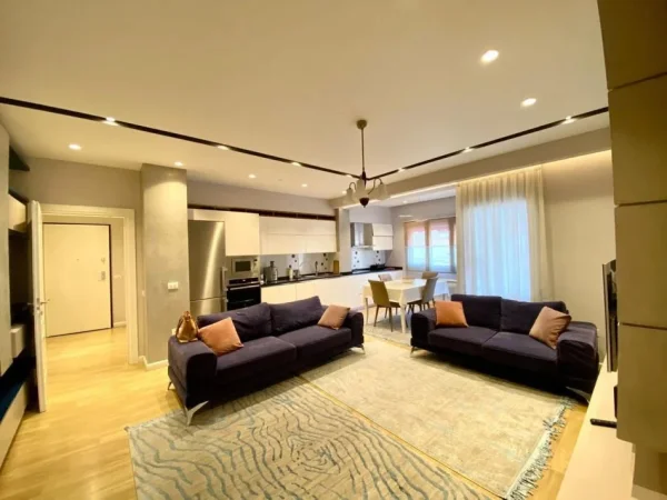Tirane, jepet me qera apartament 2+1 Kati 4, 126 m² 750 € (Ministria e Jashtme)