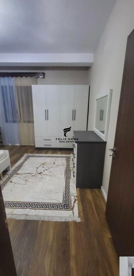 Tirane, jepet me qera apartament 2+1 Kati 4, 103 m² 700 € (MYSLYM SHYRI)