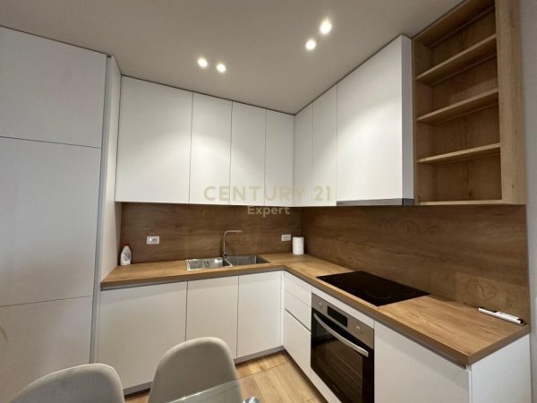 Tirane, jepet me qera apartament 2+1+Ballkon Kati 5, 100 m² 900 € (hipoteka)