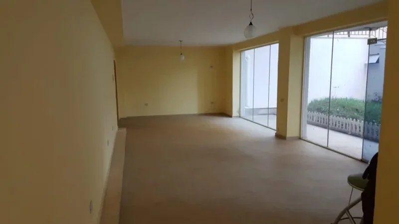 Tirane, shitet dyqan , 86 m² 120.000 € (Eleonora)