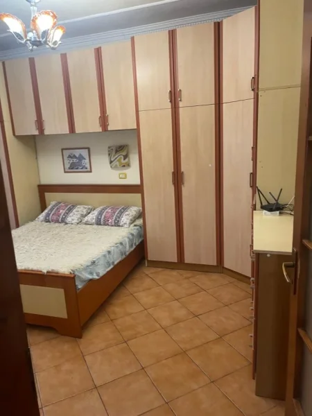 Tirane, jepet me qera apartament 3+1 Kati 6, 116 m² 450 € (Komgresi manastirit)