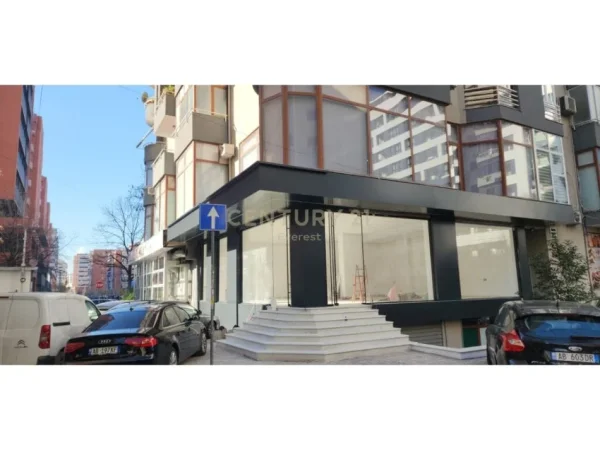Tirane, shes ambjent biznesi Kati 0, 100 m² 560.000 € (RR. E KAVAJES)