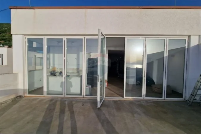 Vlore, shitet apartament+verande | Penthouse 1+1+Aneks+Ballkon Kati 9, 115 m² 230.000 € (Dhimiter Konomi)