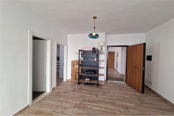 Vlore, shitet apartament+verande | Penthouse 1+1+Aneks+Ballkon Kati 9, 115 m² 230.000 € (Dhimiter Konomi)