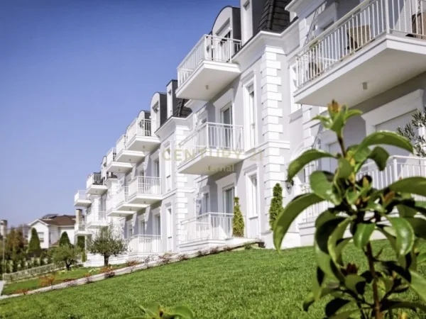 Tirane, jepet me qera apartament 2+1+Aneks+Ballkon Kati 3, 143 m² 2.000 € (TEG)