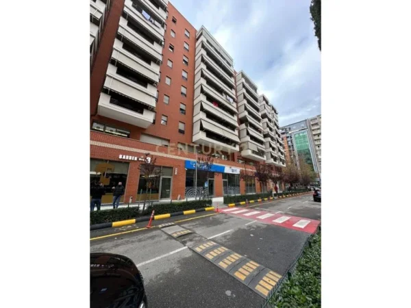 Tirane, shes apartament 2+1+Aneks+Ballkon Kati 3, 129 m² 350.000 € (Kompleksi Delijorgji)