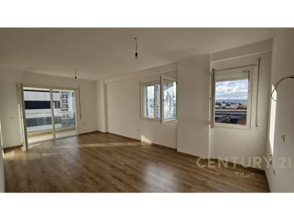 Tirane, shes apartament 2+1+Aneks+Ballkon Kati 4, 101 m² 172.000 € (DON BOSKO)