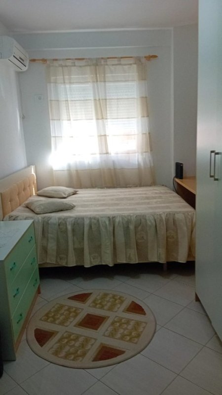 Tirane, Kodra e Diellit. Rruga Rrapo Hekali. Shitet apartament 2+1 me Hipotek. Kati 2, Sip 105 m². Cmimi 145.000 Euro
