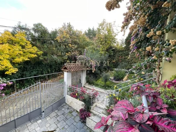 Tirane, shitet Vile 3 Katshe Kati 3, 582 m² 920.000 € (Tirana, Albania)