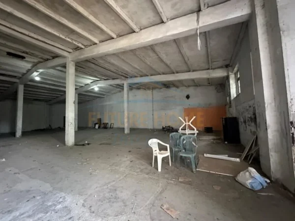 Tirane, jepet me qera magazine Kati 0, 800 m² 3.000 € (MISTO MAME)
