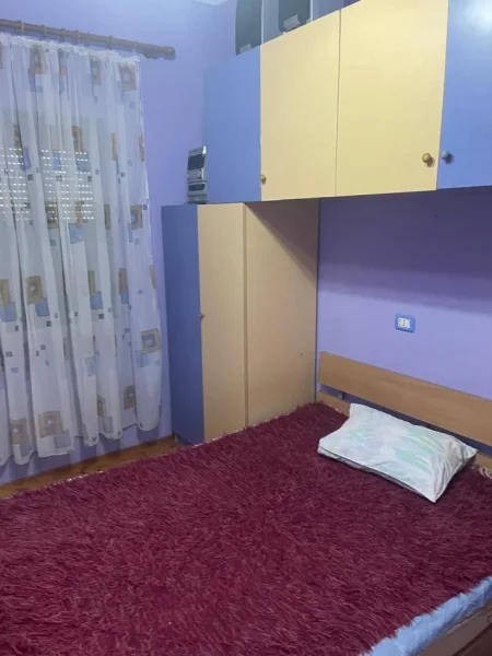 Tirane, jepet me qera apartament 3+1+Ballkon Kati 6, 115 m² 450 € (rruga Kongresi Manastirit)