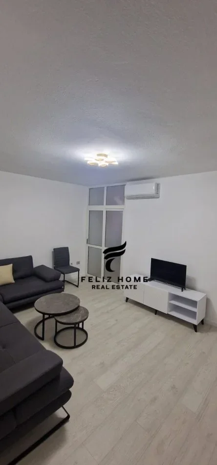 Tirane, jepet me qera apartament 1+1 Kati 3, 63 m² 680 € (KOMUNA E PARISIT)